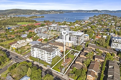 Point Frederick 4Zimmer Large development site moments to waterfront