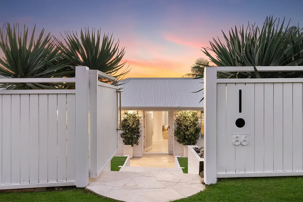 86 Lowanna Avenue, Forresters Beach, NSW 2260