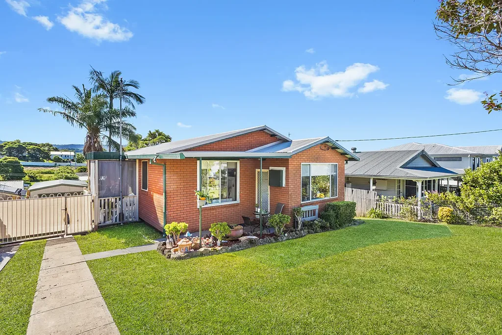 26 Stratford Road, Unanderra, NSW 2526