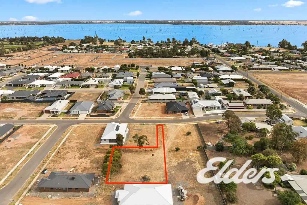 Yarrawonga SPACIOUS BATTLE AXE ALLOTMENT CLOSE TO LAKE MULWALA!