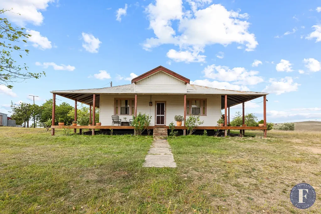 Frogmore  "Nullabean" – Productive Acres with Country Charm