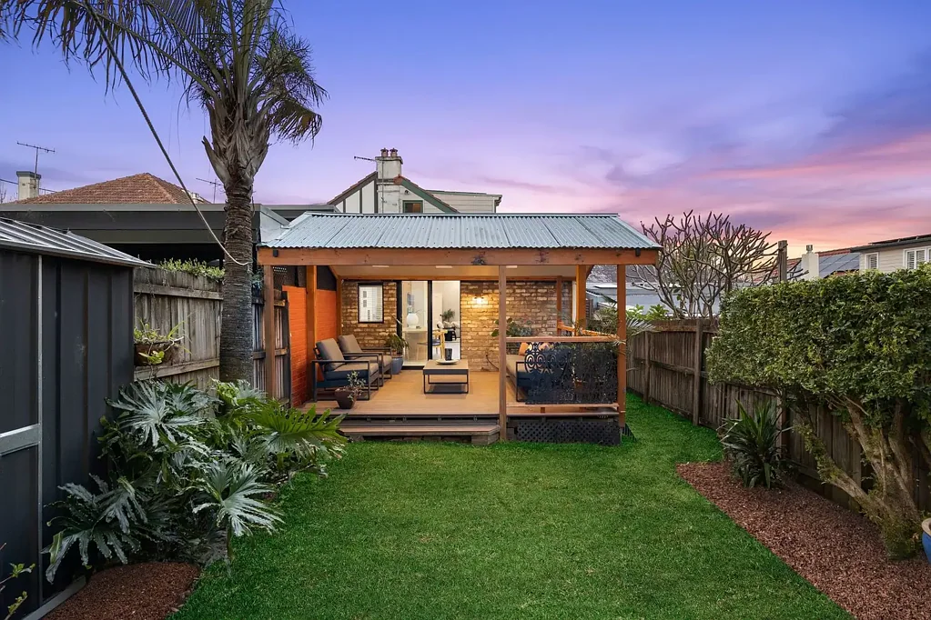 Cammeray 4Phòng ngủ Federation elegance with meticulous modern renovation