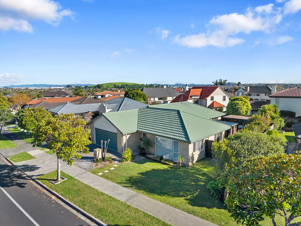 East Tamaki Heights 4 Slaapkamer AUCTION 10TH JUNE !! FINAL CHAPTER CLOSING