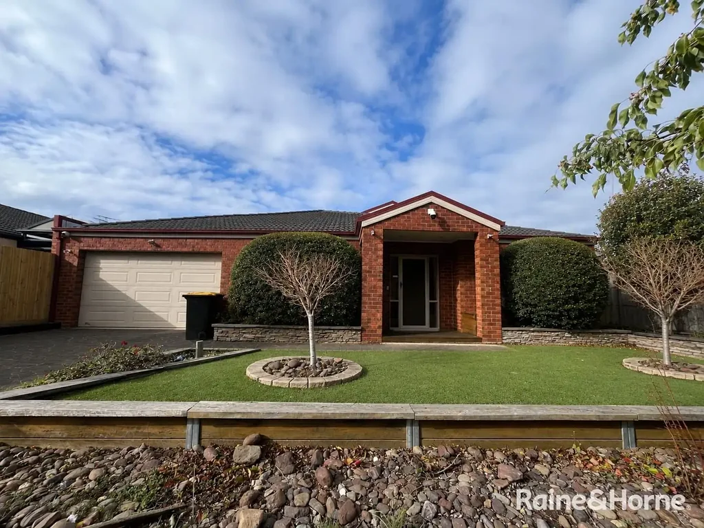 Spacious Family Home with Solar + Battery Storage $$$