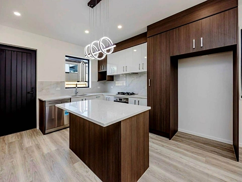 Papatoetoe 4房  "New 4-bedroom, 3-Bathroom Stylish Living"