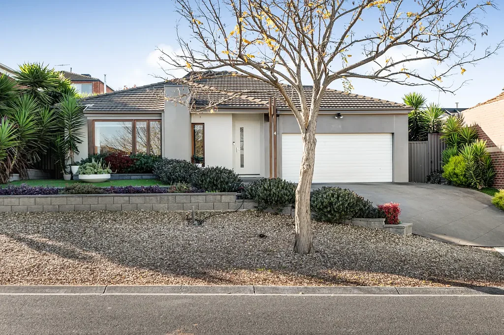 4 Stranraer Close, Greenvale, VIC 3059