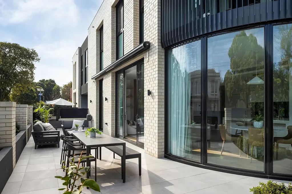 Brighton 2غرفة نوم Boutique Luxury with Expansive Alfresco Gardens