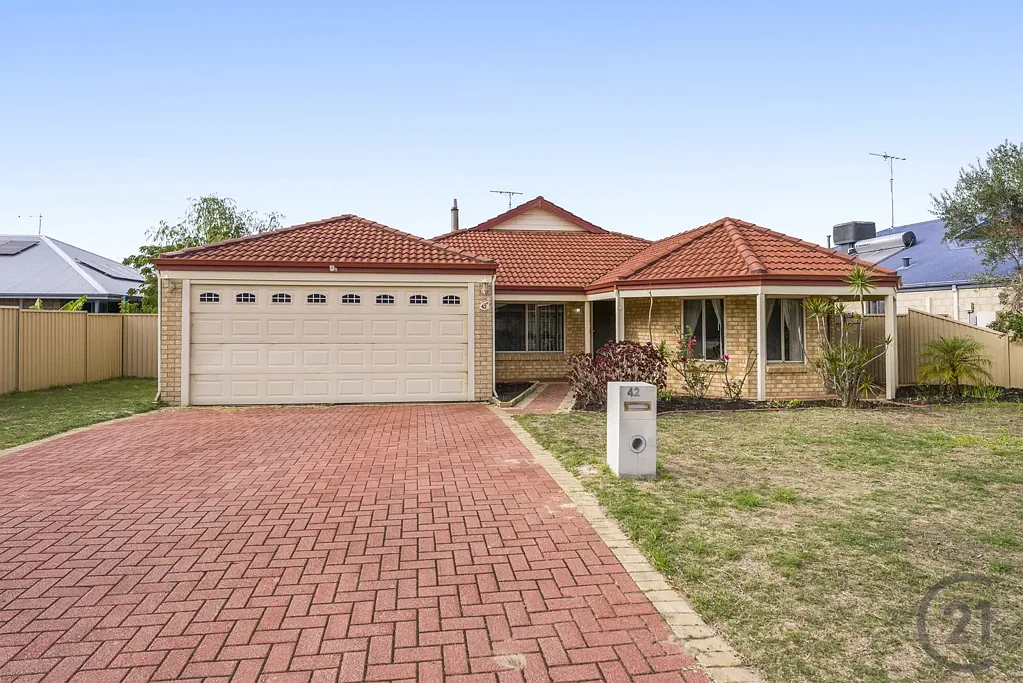 42 Newport Drive, Dudley Park, WA 6210