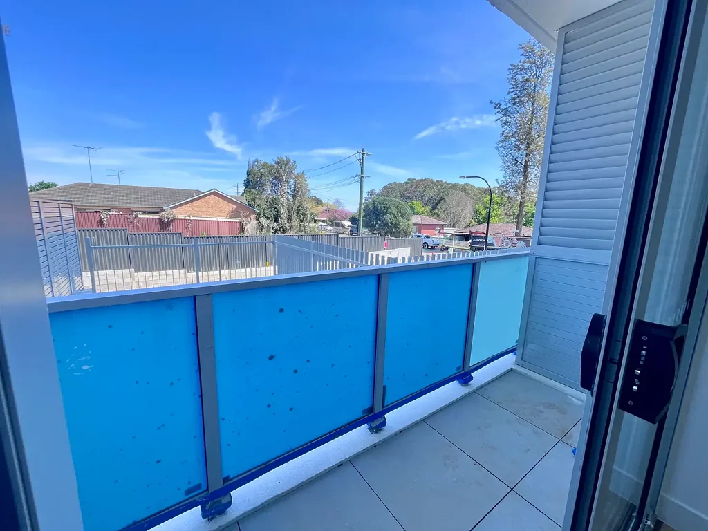 Schofields READY TO MOVE IN BRAND NEW STUDIO APARTMENT WITH CAR PARK