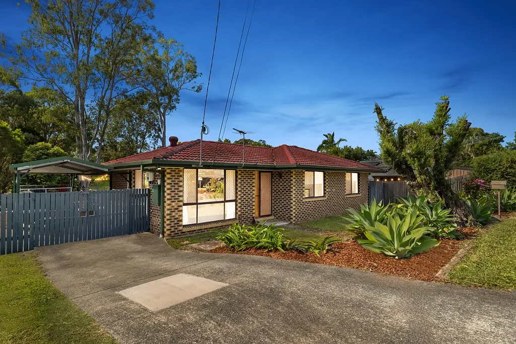 Alexandra Hills 3chambre Move-In Ready with Ducted Air, Solar, and Spacious Outdoor Living