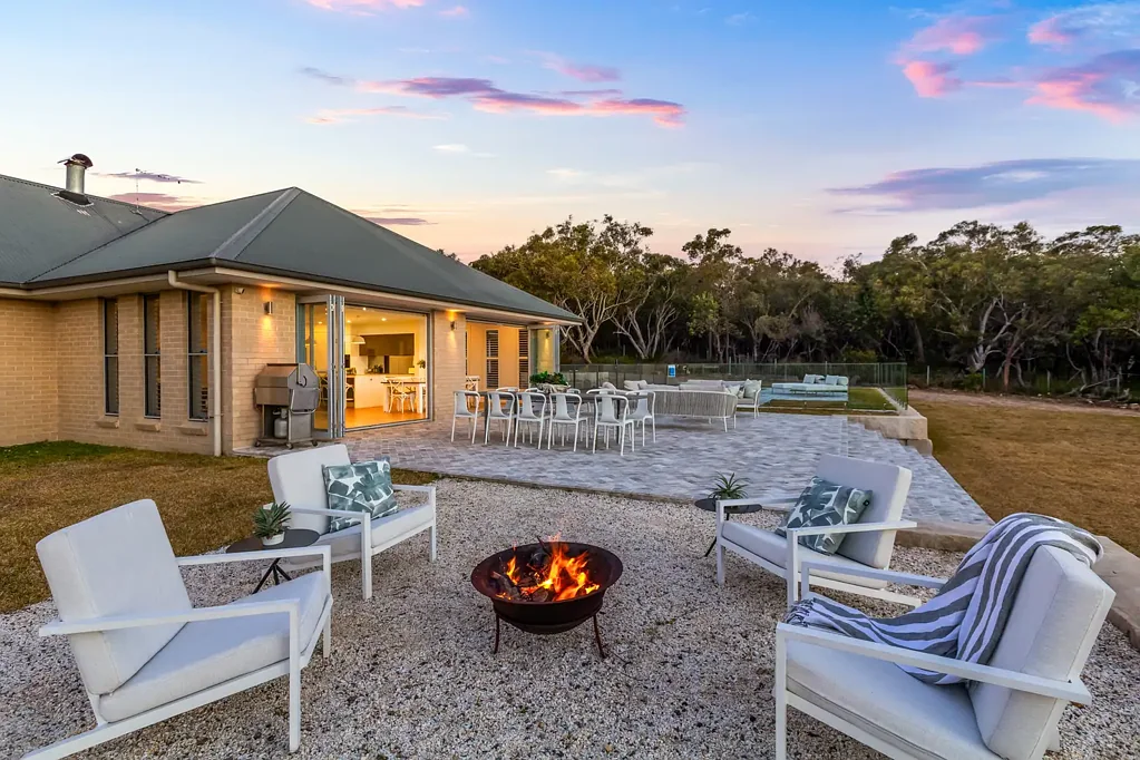 Duffys Forest 4部屋 Modern Acreage Living in Duffys Forest - 4.1 Acres of Privacy, Style and Endless Sunsets