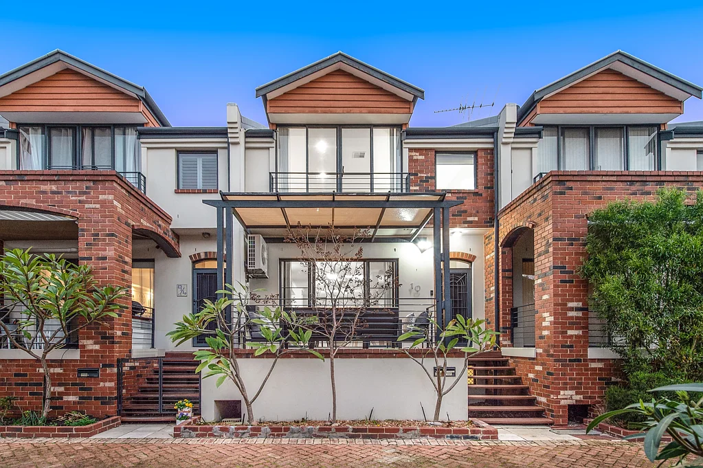 10/4 Hicks Street, North Fremantle, WA 6159