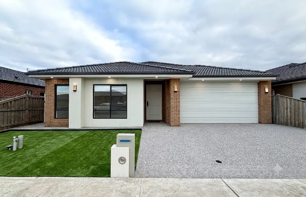 Brand New I 2 Masters I 3 Bath