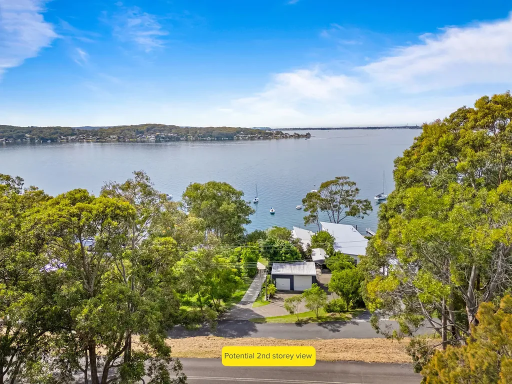 Fishing Point  GLISTENING WATERVIEWS - VACANT BLOCK - DESIGN AWAY!!!
