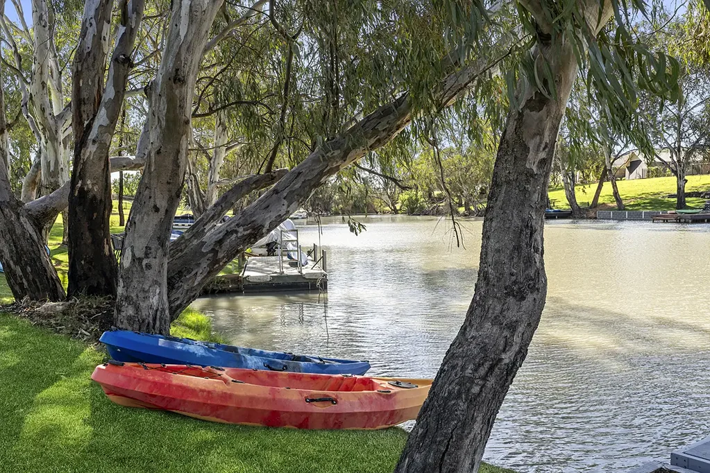 Renmark 4ਬੈੱਡਰੂਮ The Ultimate waterfront setting, location & Lifestyle