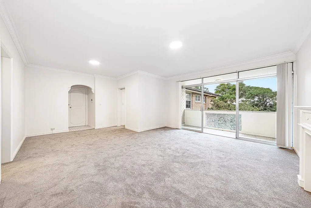 Spacious 2 Bedroom Apartment, Freshly Updated