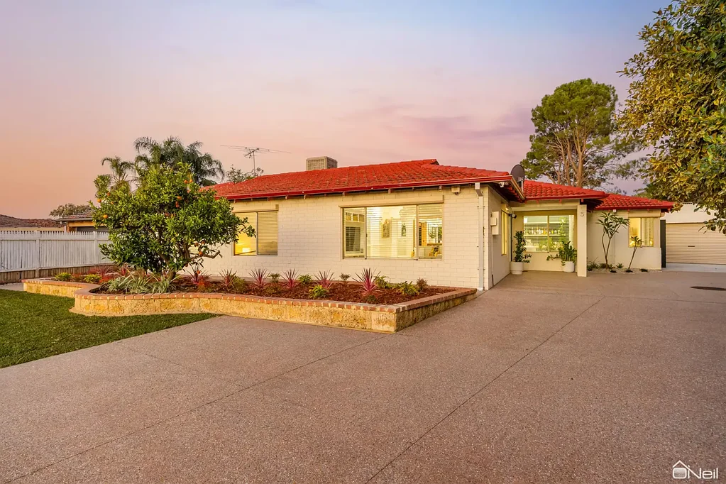 Gosnells 4房  UNDER OFFER BY TEAM ASH!