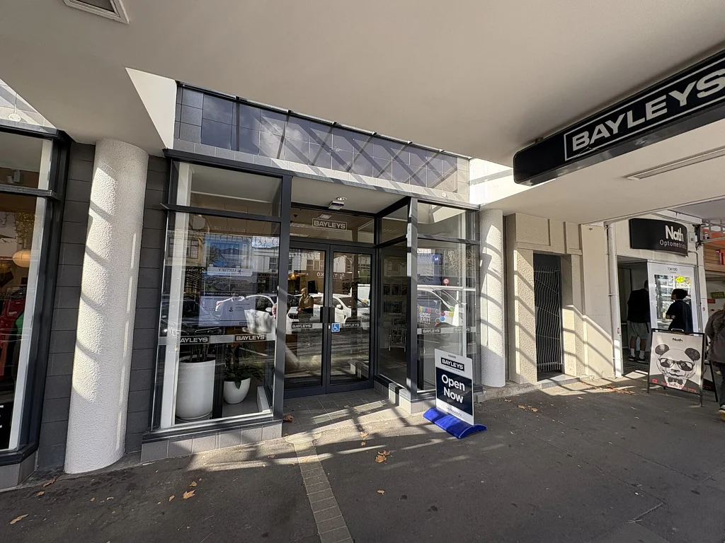 Ponsonby Large three lamps retail space for lease