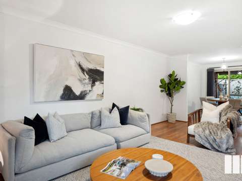 Como 3 Bedroom SINGLE-LEVEL, LOW MAINTENANCE STUNNER