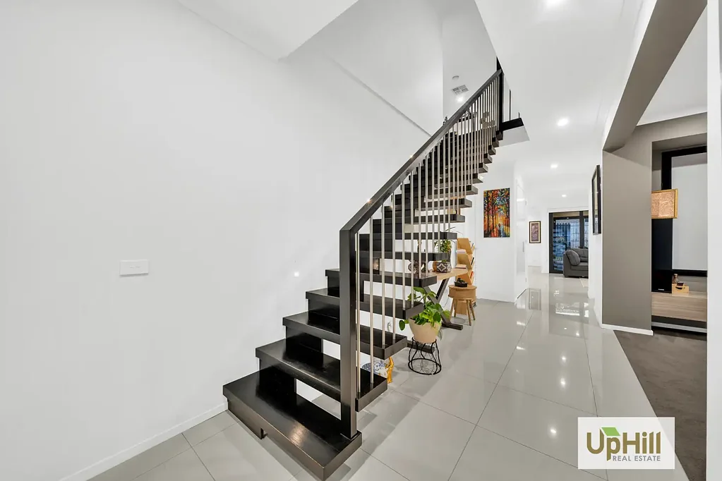 Clyde North 5房  Modern Family Living in Prime Clyde North Location