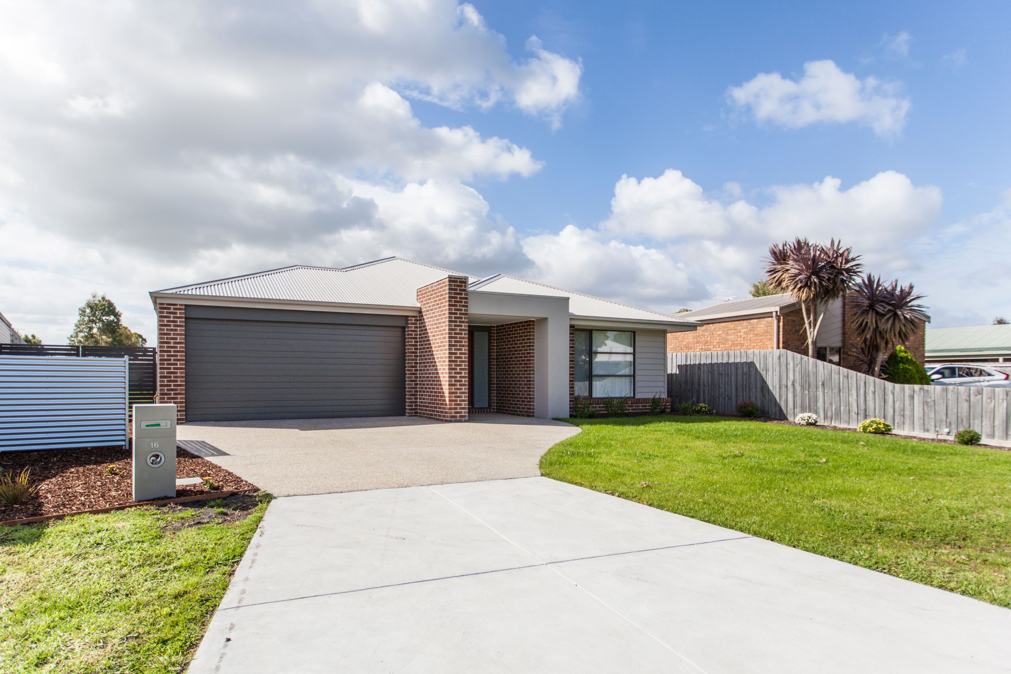 16 YOULL GR, INVERLOCH VIC 3996, 0房, 0浴, House