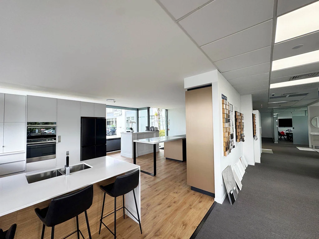 Albany PRIME EXPOSURE APOLLO OFFICE/SHOWROOM