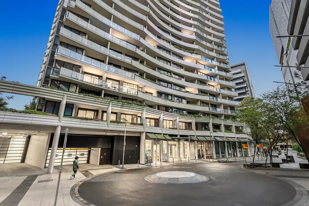 South Yarra 2 Bedroom Contemporary Comfort. Vibrant Surrounds. Exceptional Lifestyle.