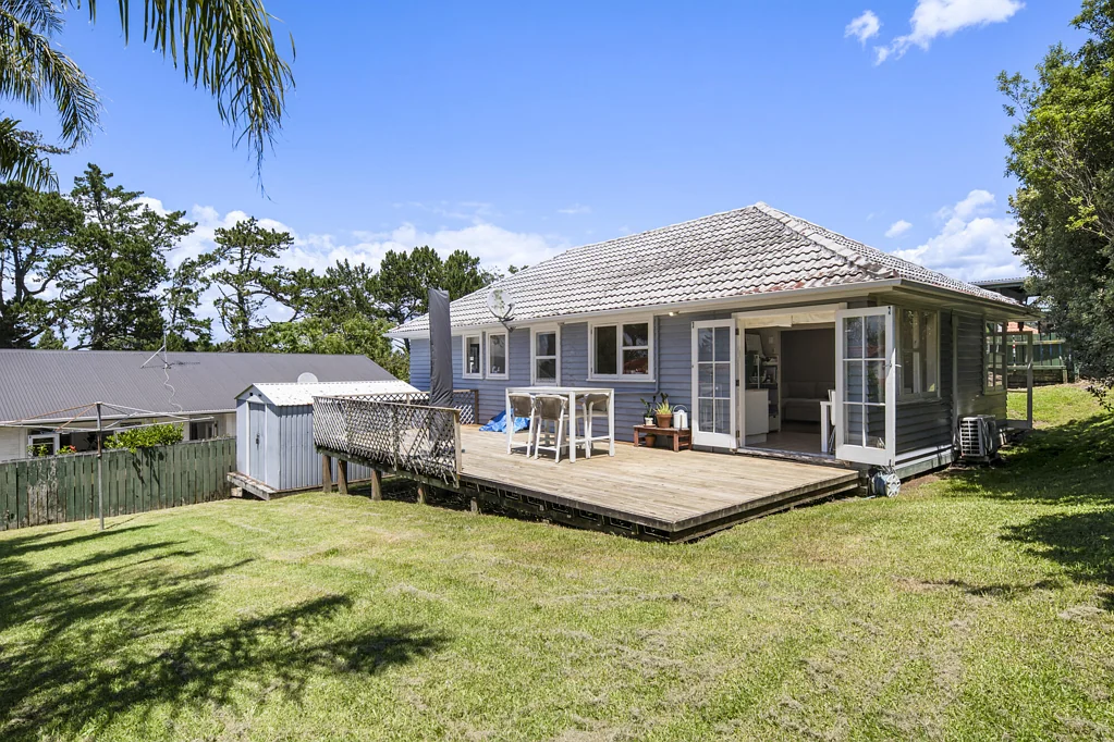 Massey 3 Bedroom Classic Kiwi Living with Space to Grow
