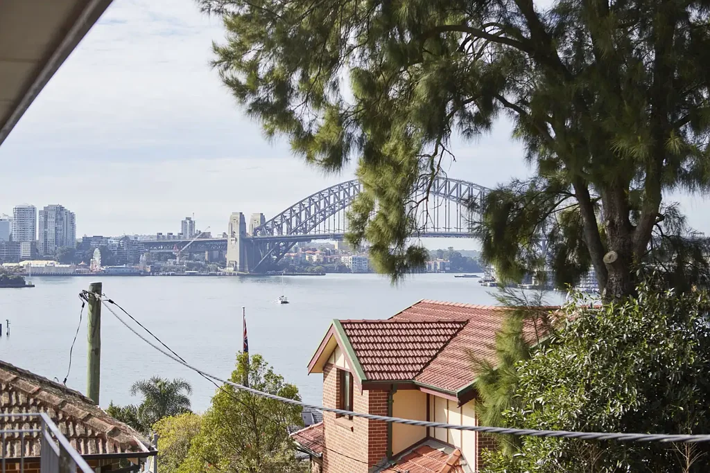 Renovated classic with water views & Harbour Bridge glimpses
