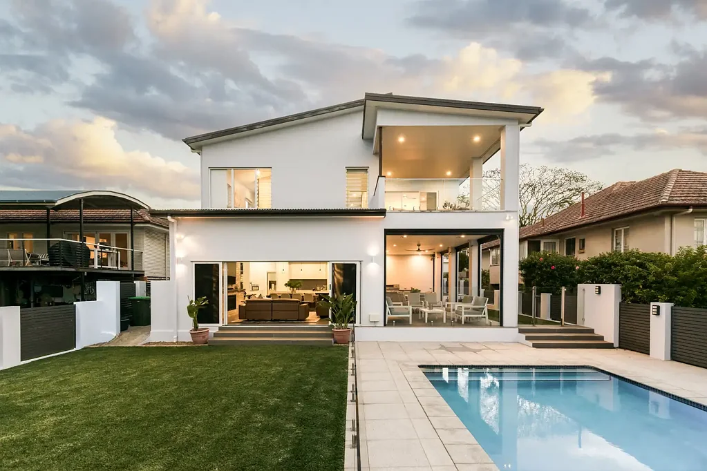 Kedron 5房 现代家庭住宅，步行可达布拉德伯里公园 Contemporary family home walking distance to Bradbury Park