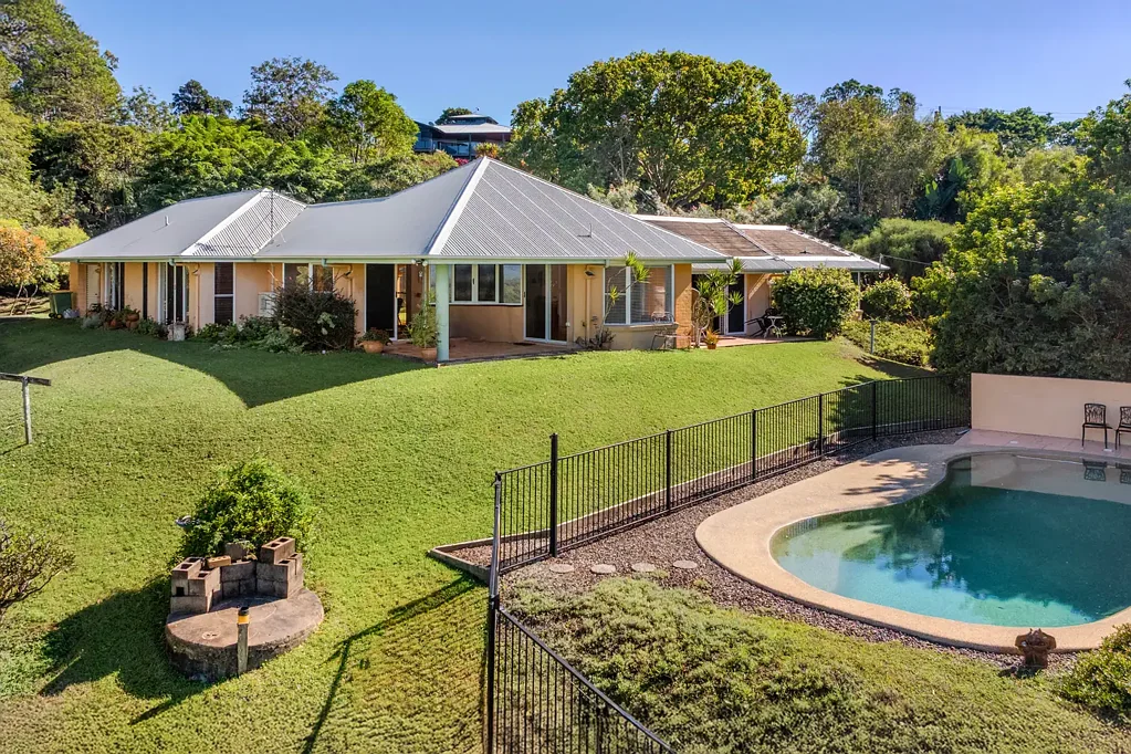 14 Pacific View Drive, Tinbeerwah, QLD 4563
