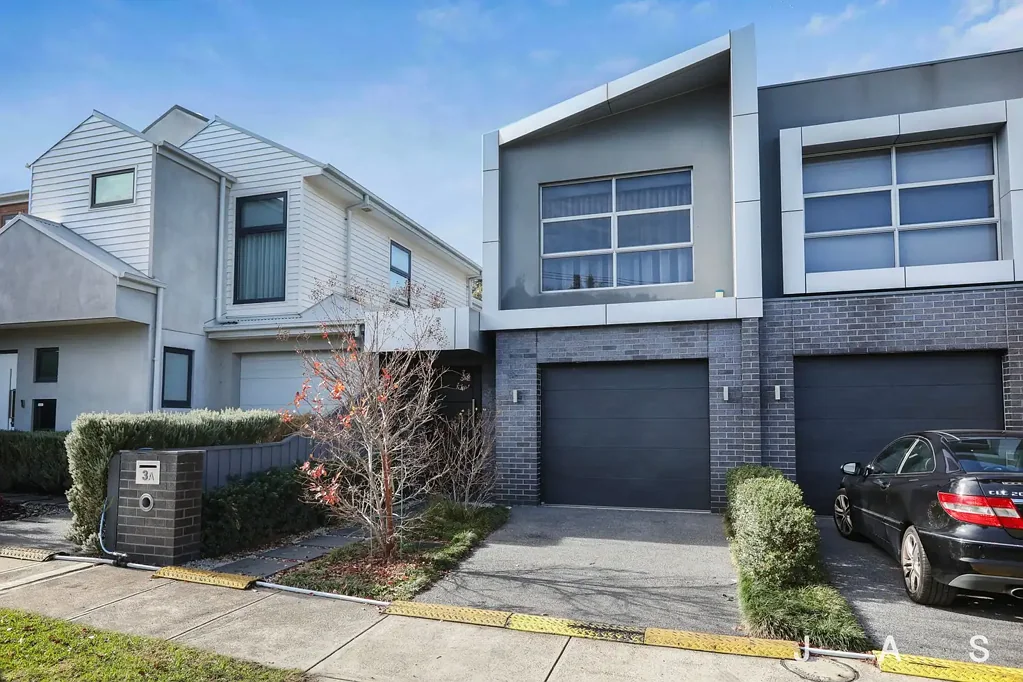 Stylish Living in the Heart of Yarraville!