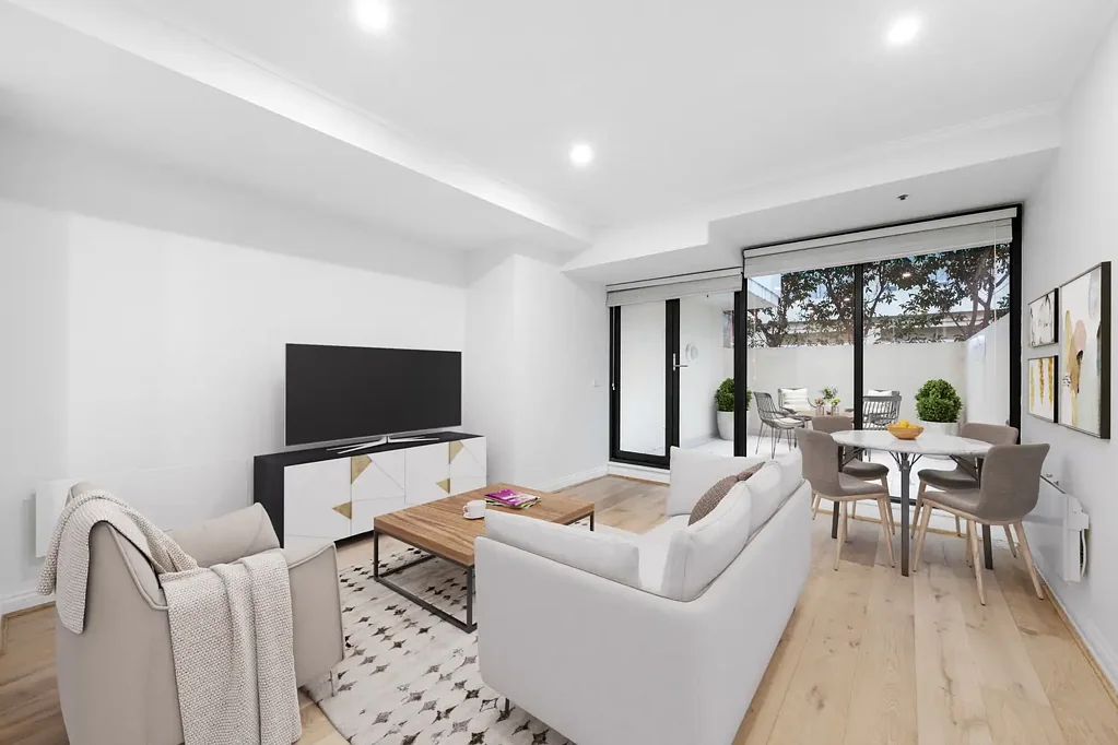 One Bedroom in Royal Domain Plaza