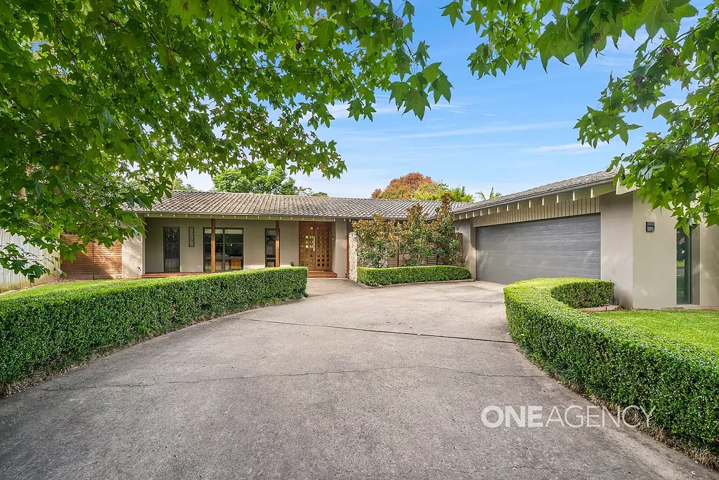 2 Lyrebird Drive, Nowra, NSW 2541