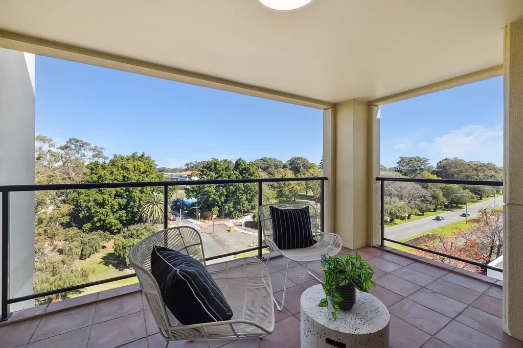 West Perth 3房  Quality & Stylish Apartment Overlooking Kings Park
