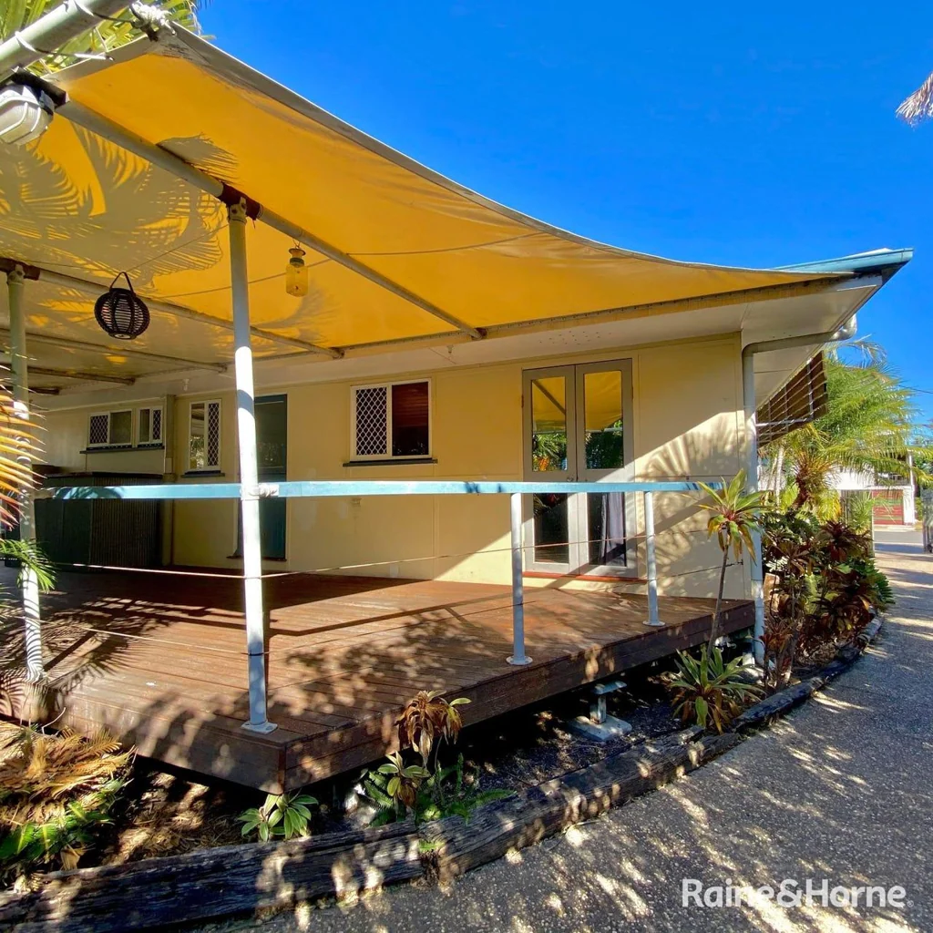 4 GRAYSON STREET, West Gladstone, QLD 4680