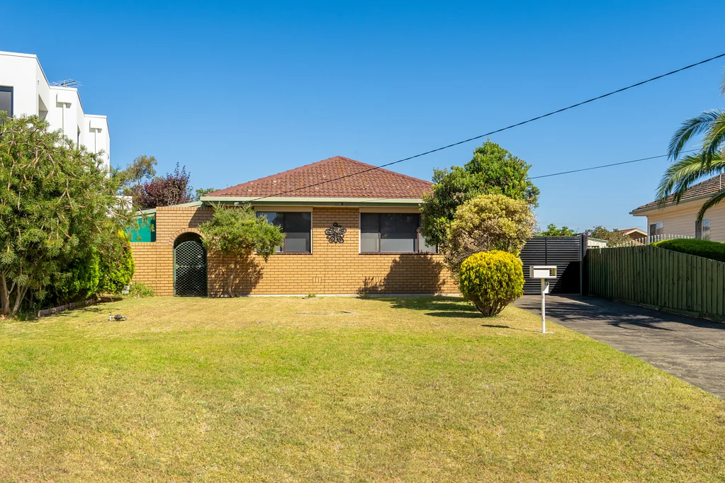Portarlington 3Moenga Three-Bedroom Brick Veneer Home - Minutes From Beach