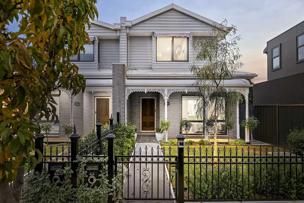 Coburg 5कमरा A Contemporary Transformation Perfect for Larger Families