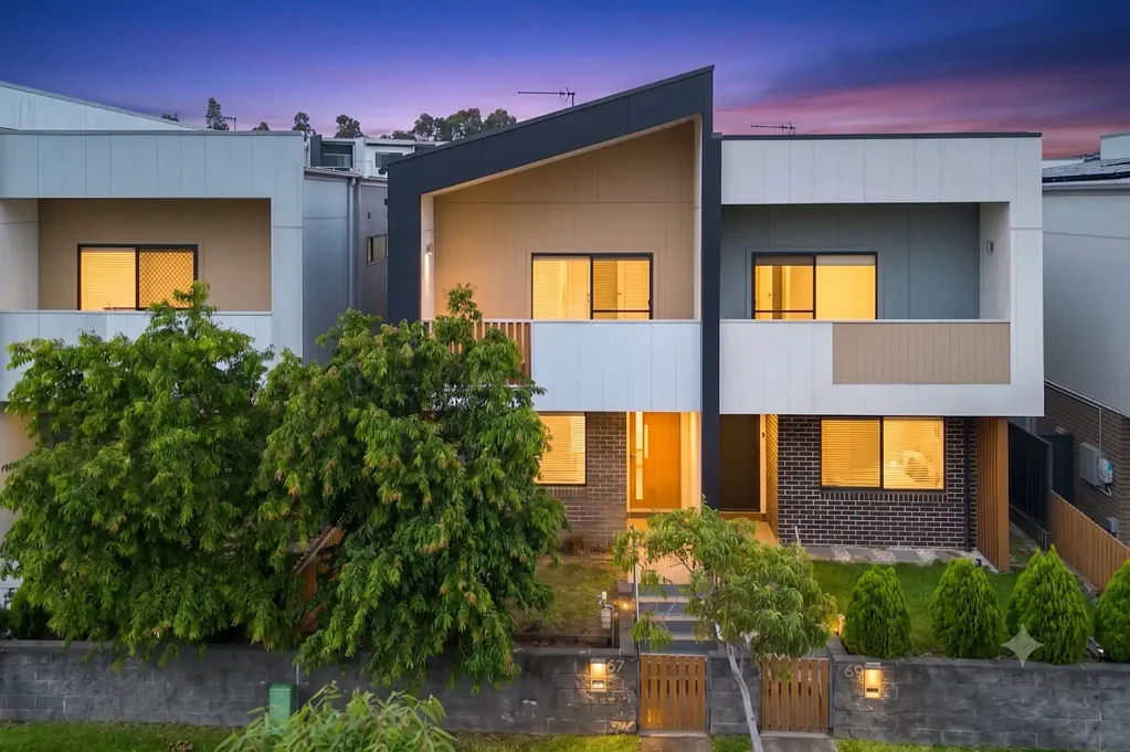 READY TO MOVE IN RESERVE FACING FAMILY HOME | With Brand New Floorboards & Freshly Painted!