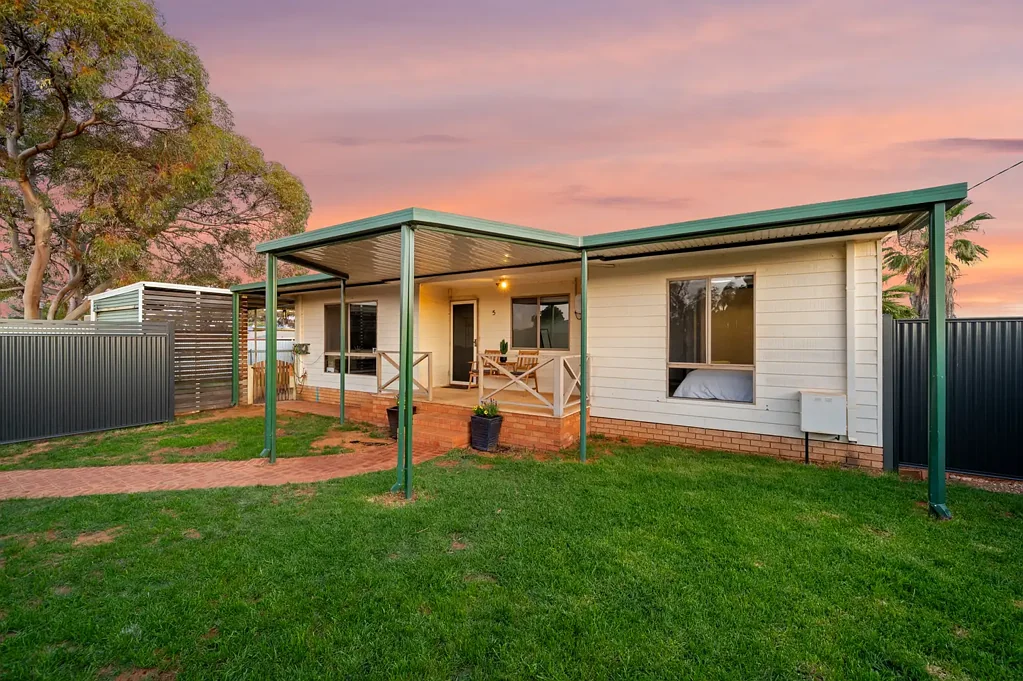 1/5 Hicks Road, Hannans, WA 6430