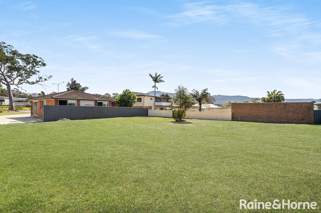 Bomaderry Central Location - 657m2 Block
