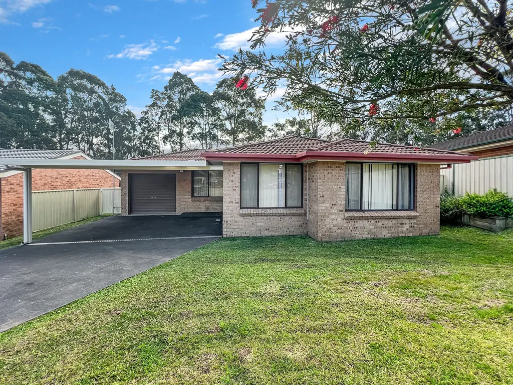 Cosy 3 bedroom home in great location!