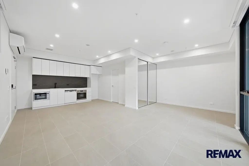 Brand new north facing 1BED studio with amenities (Sauna, Gym, Share office with free WIFI)