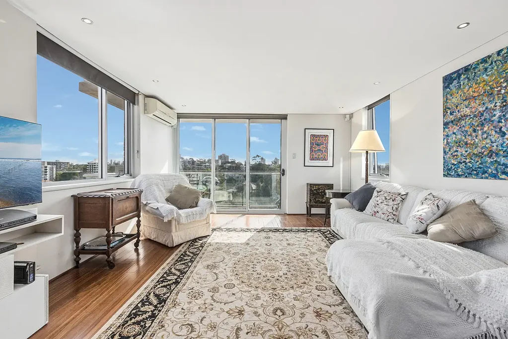 Neutral Bay 3 Bedroom Sub Penthouse - Convenience, lifestyle, world class views