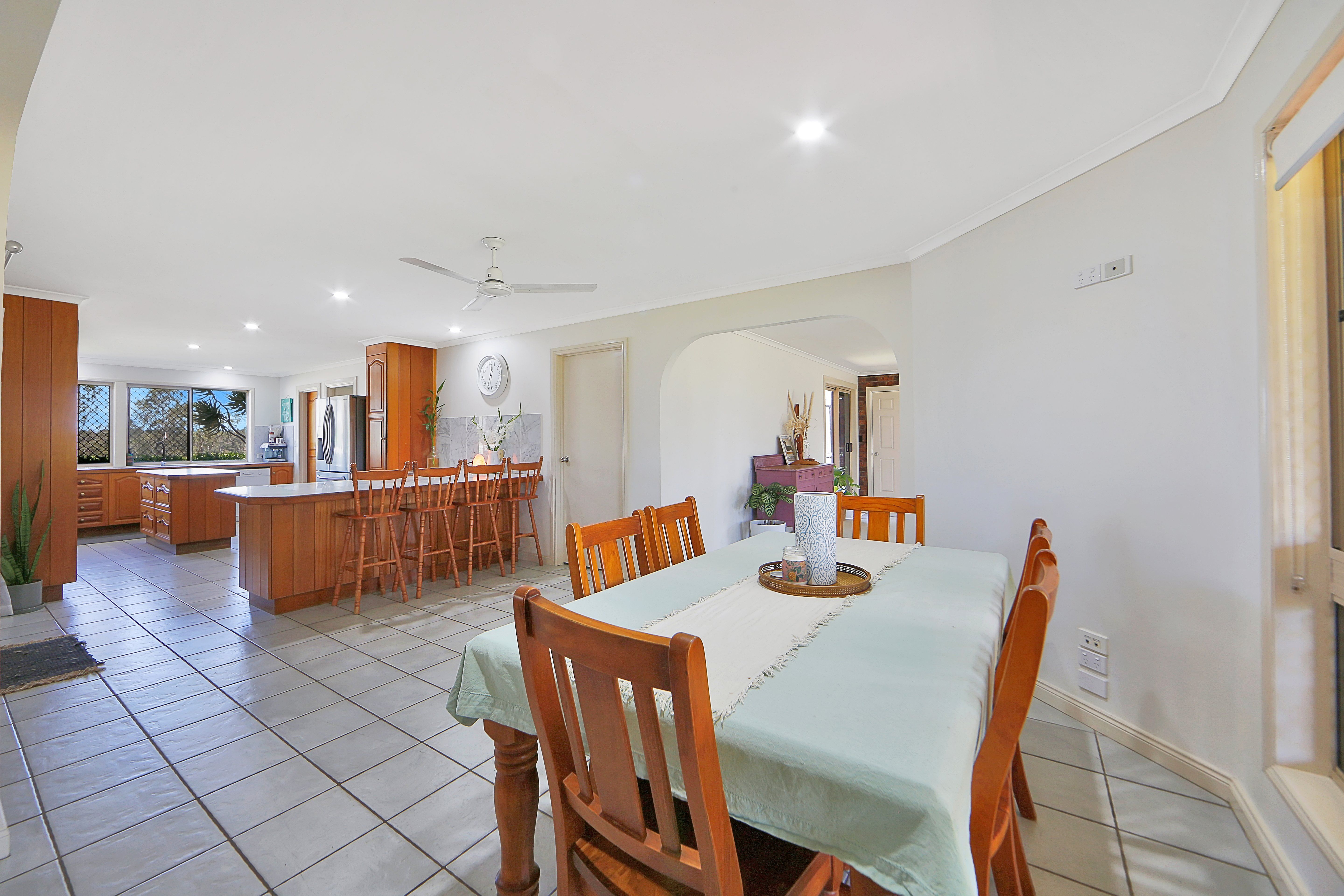 8 RUSTIC RD, SHARON QLD 4670, 0房, 0浴, House