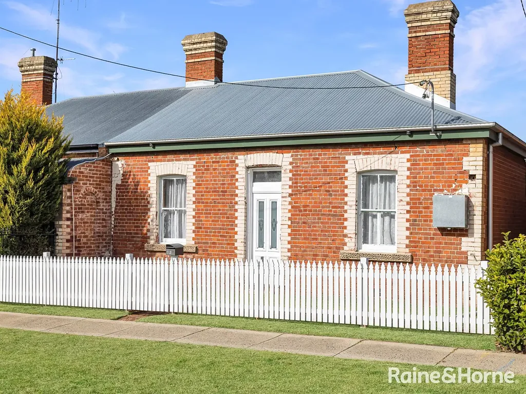 136 Seymour Street, Bathurst, NSW 2795