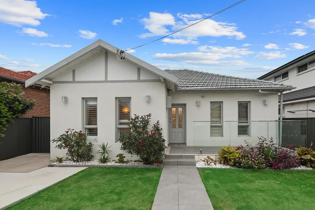 Monterey 4 Bedroom Effortless Entertaining in Coastal Setting