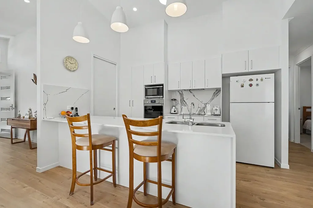 Forest Glen 2房  Modern Home, Prime Position