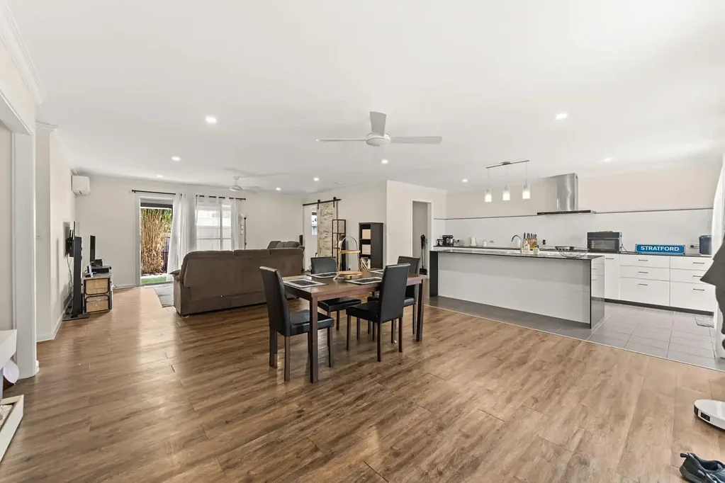Eagleby 3ਬੈੱਡਰੂਮ Built in 2018! Modern, Spacious Living with TWO Private Yard - BOOK YOUR INSPECT