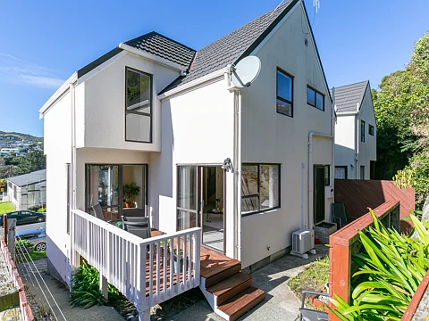 Tawa 3部屋 SPACIOUS, SUNNY & CENTRAL-THE PERFECT FAMILY HOME!